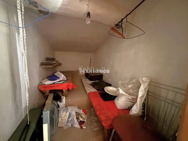 Foto b67af987-c455-4378-a0d7-1d5601f01b8b. Casa adossada amb calefacció a Alesanco