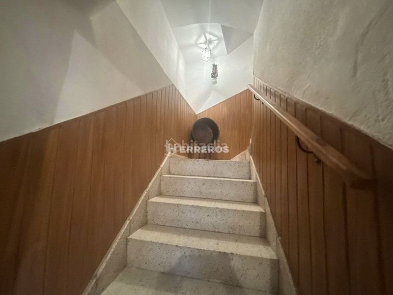 Foto cc811e01-a99e-4dc9-956f-0500c69bed9f. Casa adossada amb calefacció a Alesanco