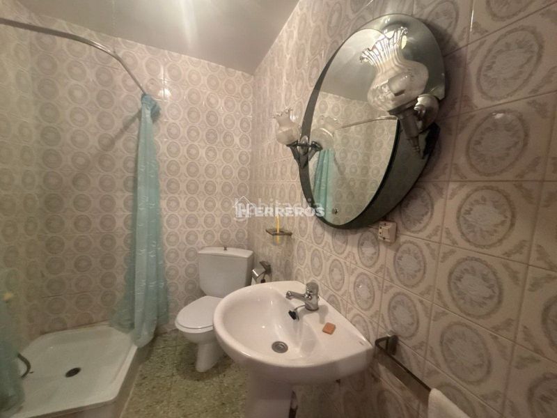Foto f19f9247-71b0-43c2-9d88-646bdde5ccf7. Casa adossada amb calefacció a Alesanco