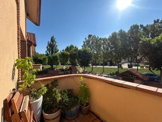 Dúplex  Caballeros templarios. Duplex en venta en villamediana de iregua, 3 dormitorios.
