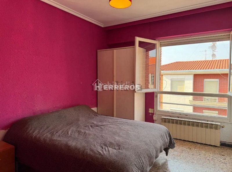 Foto 55bce59f-ce55-4ddb-bcb5-4596c12dc424. Flat with heating in Oeste Logroño