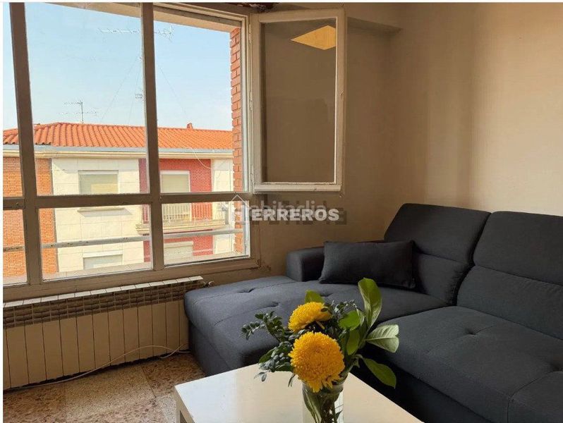 Foto 65b14df0-62dc-4f90-8a91-b7d011d60c0f. Flat with heating in Oeste Logroño