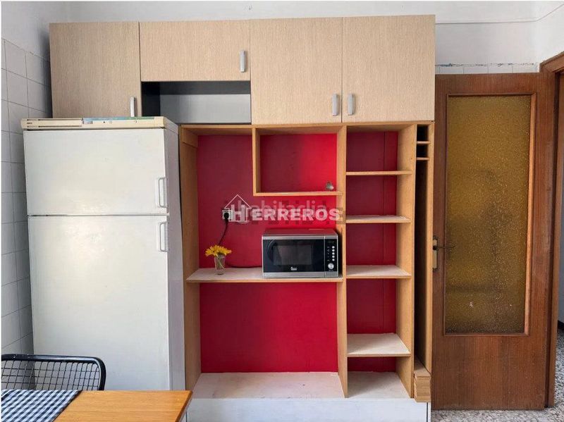 Foto 86ad5428-44e1-4b7f-b518-865879e5ba33. Flat with heating in Oeste Logroño