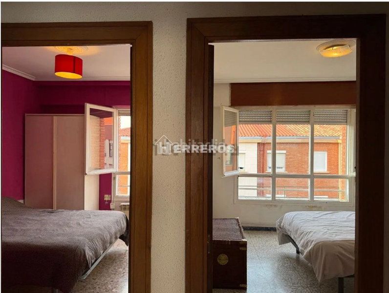 Foto a8f043ec-18c7-427f-a1b0-81d293eb4f80. Flat with heating in Oeste Logroño