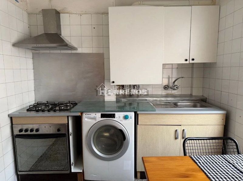 Foto d8bcc573-a2e6-477f-9d05-1a0ff6068c9f. Flat with heating in Oeste Logroño