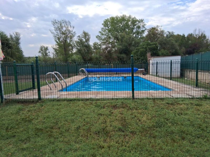 Foto 5cee028b-58af-4771-ba05-70b940f4ee97. Casa amb calefacció aparcament piscina a Ribafrecha