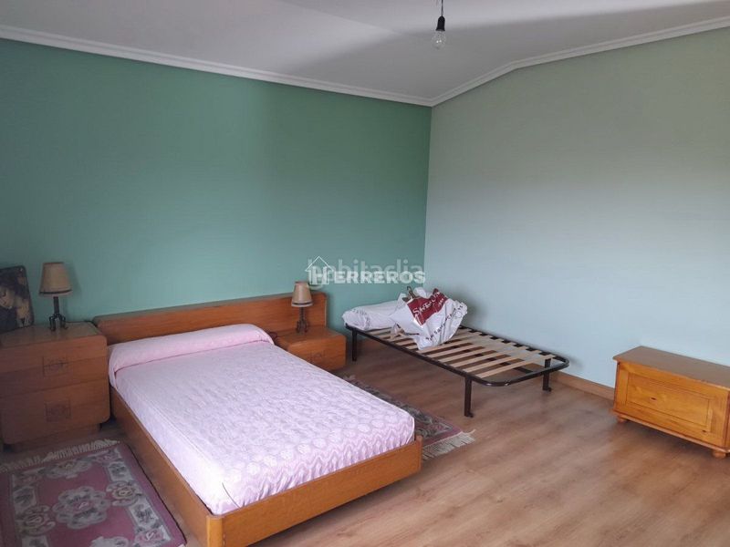 Foto 50d55935-f254-42c2-90e9-4691c12733e5. Casa amb calefacció aparcament a Lardero