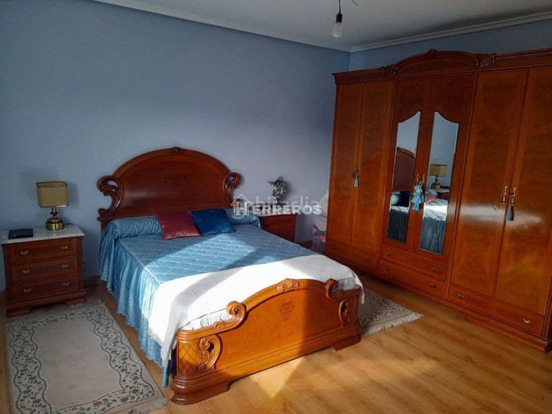 Foto 5bc65a81-40a1-48c7-af81-72aa8abcc325. Casa amb calefacció aparcament a Lardero