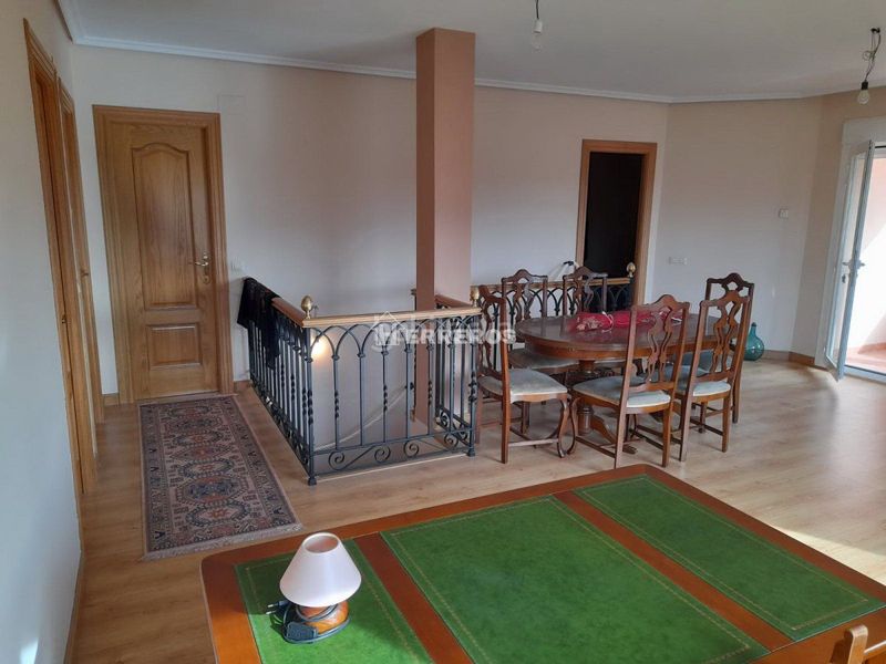 Foto 5e3a0141-7294-406f-87f4-887c79d84494. Casa amb calefacció aparcament a Lardero