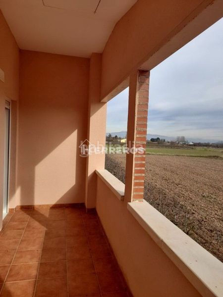 Foto 918564a7-fc04-4aee-afa0-82335f193707. Casa amb calefacció aparcament a Lardero