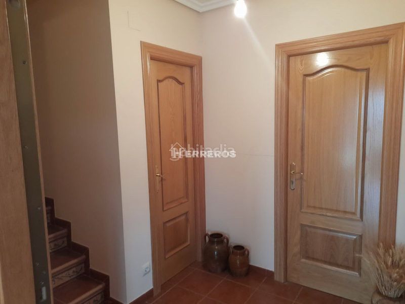 Foto b76df62a-3eb6-4912-bb87-ebbf5bab22ad. Casa amb calefacció aparcament a Lardero