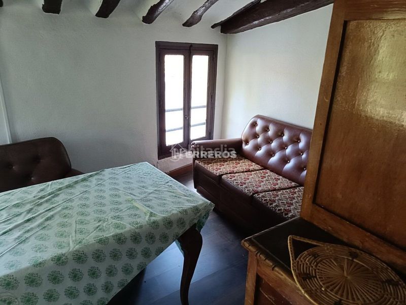 Foto f6641bbe-f0c4-4e00-8089-5361e543d8de. Casa amb calefacció a Villanueva de Cameros