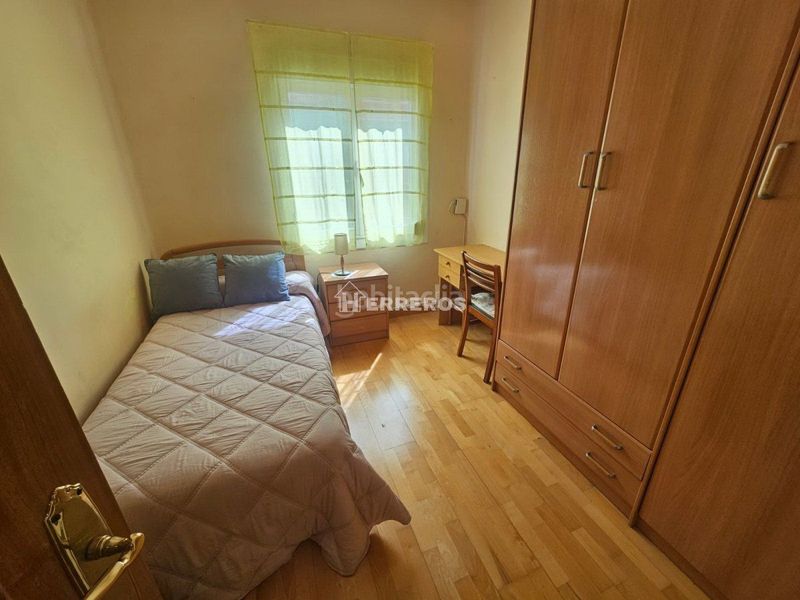 Foto 05a90ec5-02c9-40a2-a81d-cb55da64be0e. Flat with heating in San Millán - Ayuntamiento Logroño