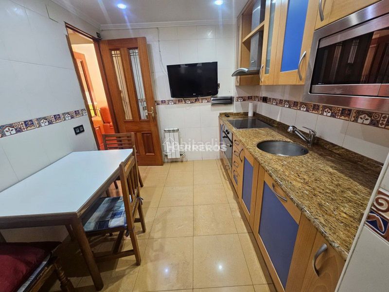Foto 72c97df5-2311-4e76-aa2a-b499f871ef3c. Flat with heating in San Millán - Ayuntamiento Logroño