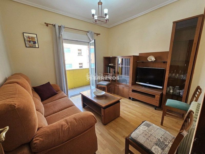 Foto a05437ce-1c1b-4b98-8f63-a305813f95b4. Flat with heating in San Millán - Ayuntamiento Logroño