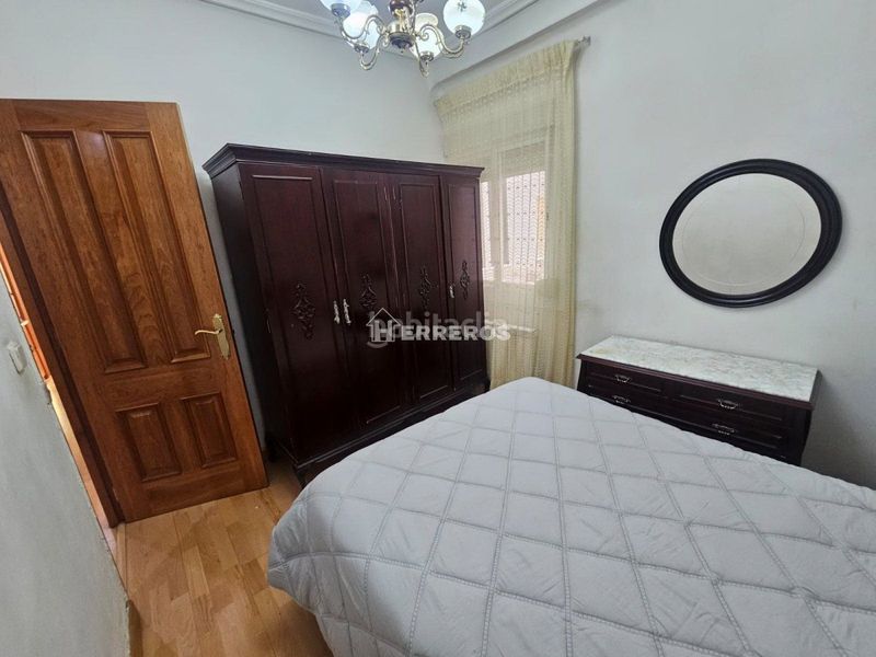 Foto e4473a39-711e-4604-85ab-1b27d6017271. Flat with heating in San Millán - Ayuntamiento Logroño