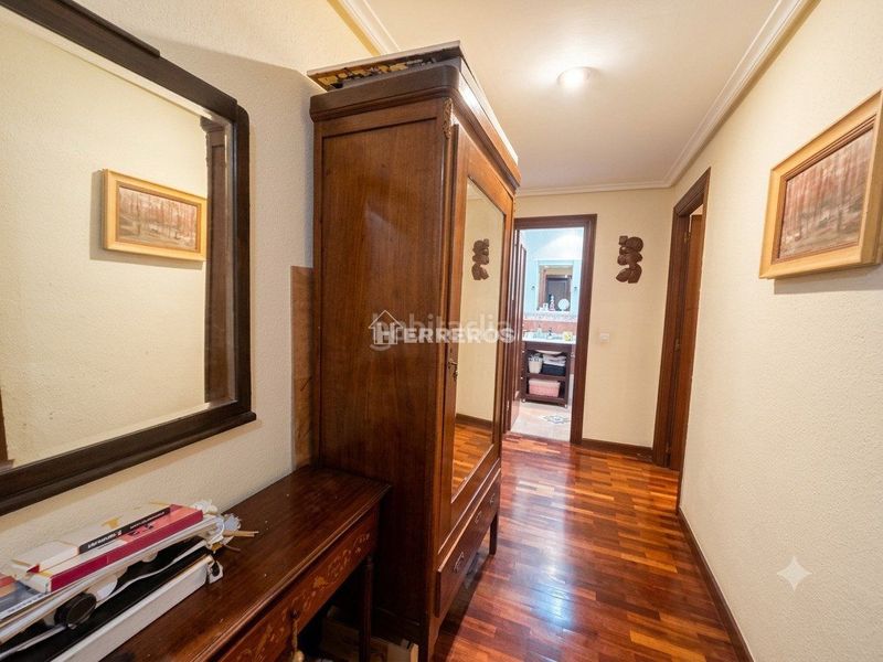 Foto 2a7f5fe9-4f09-4d64-b0f7-64b963b49087. Flat with heating parking in Gran Via Logroño