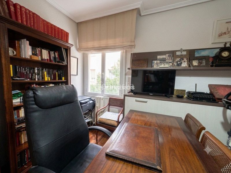 Foto a5104771-3c92-441b-8156-05d92eabc03c. Flat with heating parking in Gran Via Logroño