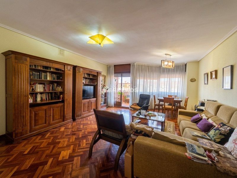 Foto a9aadb02-e458-4821-aa61-a36bbe44ebf1. Flat with heating parking in Gran Via Logroño