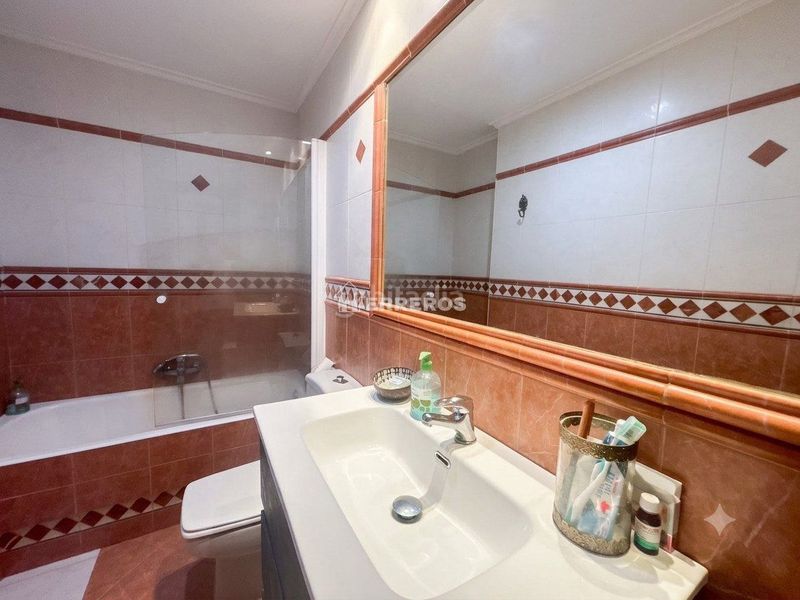 Foto b0ea16b1-20a1-4606-b950-69c9b3ce391e. Flat with heating parking in Gran Via Logroño