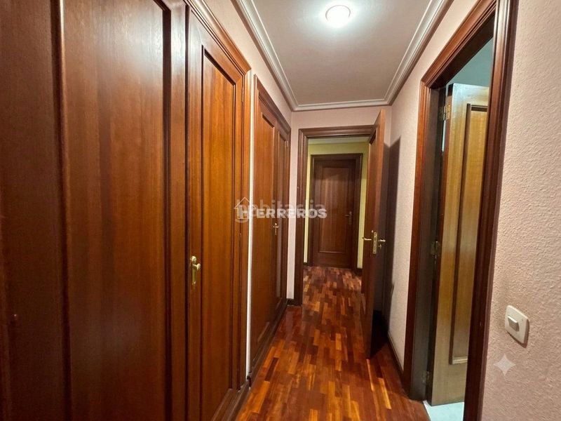 Foto eee71c21-1280-4b9d-afc4-8bb392c873bd. Flat with heating parking in Gran Via Logroño