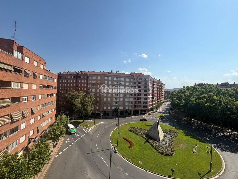Foto 9fadb36d-b6e1-4ab3-a313-9d8d264bbf10. Pis amb calefacció aparcament a Juzgados Logroño