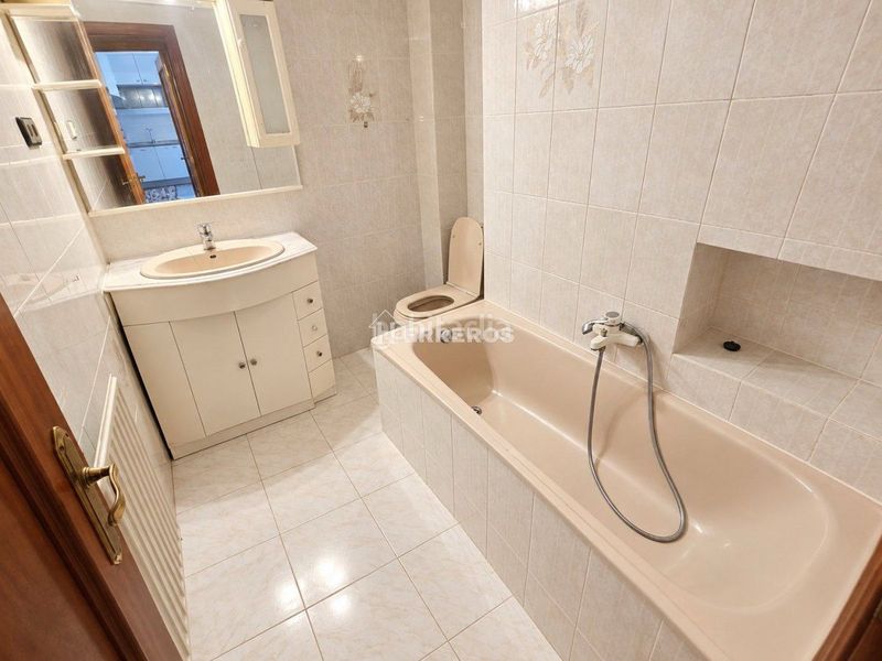 Foto 5ba46e34-9bd9-4a49-b0d1-7364c2323aa2. Flat with heating in San Millán - Ayuntamiento Logroño