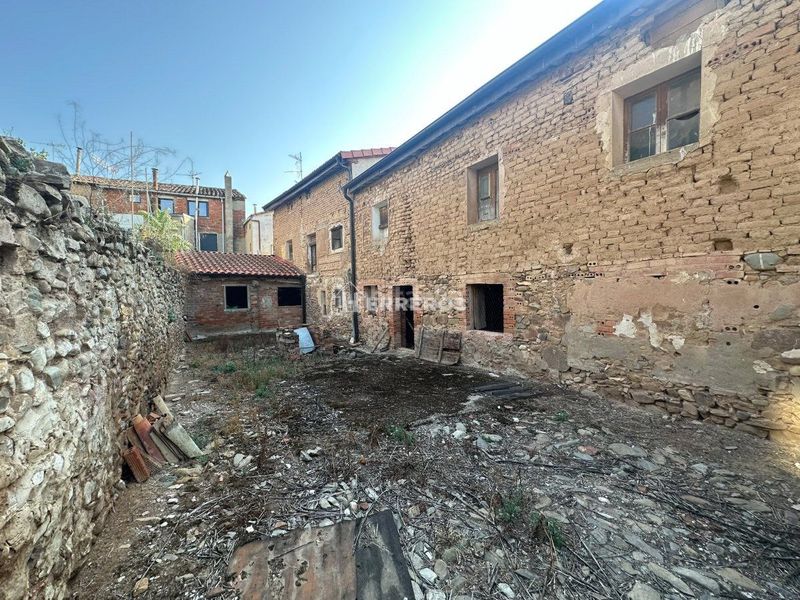 Foto 5923352b-01f6-46ba-864b-85973fef856f. Casa a Hervías