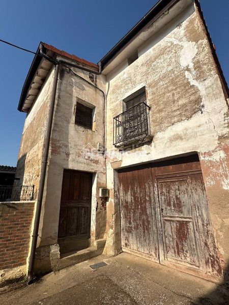 Foto 6a4f9bd2-e7ff-42e3-b0ca-c1556b96920b. Casa a Hervías
