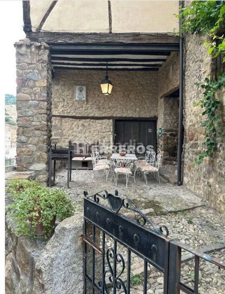 Foto 51c2ac4f-26ce-4647-b37b-a466b7579d5d. Casa amb calefacció a Villoslada de Cameros