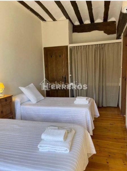 Foto b1492e3a-1a71-4bf8-aaec-85eb372682e8. Casa amb calefacció a Villoslada de Cameros