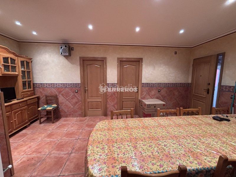 Foto eb8af45c-ca79-4d36-8a88-3a7e7a8cb5c0. Local comercial a Oyón / Oion