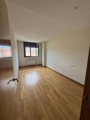 Flat  Avda. de navarra. Piso en venta en alberite, 2 dormitorios.