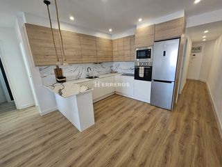 Appartement  Gonzalo de berceo. Piso en venta en centro, 3 dormitorios.