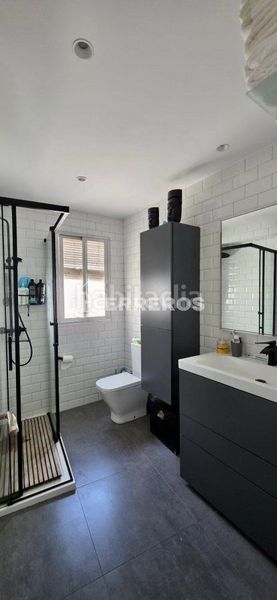 Foto 0c5da843-674e-4c20-8c31-ebf4ab13e63b. Flat with heating in Oeste Logroño