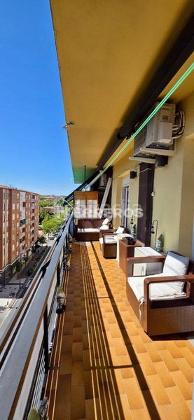 Foto b442ef55-69ba-4d2b-b222-8eb3f2ff56fc. Flat with heating in Oeste Logroño