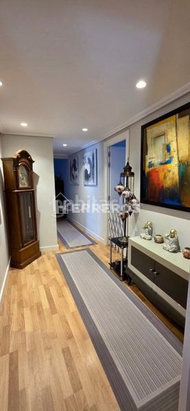 Foto c66753f5-4875-49ce-a195-a68948bc78b9. Flat with heating in Oeste Logroño