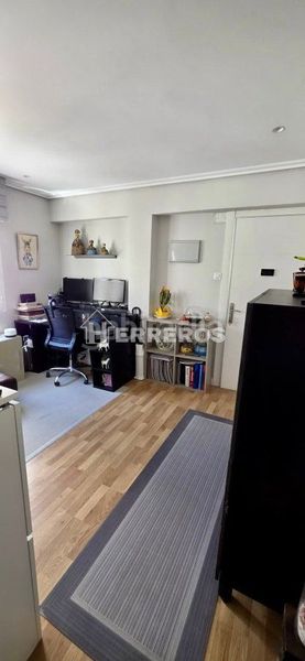 Foto dfa12ee2-82b0-4ced-8b3a-5271ac46a2f1. Flat with heating in Oeste Logroño
