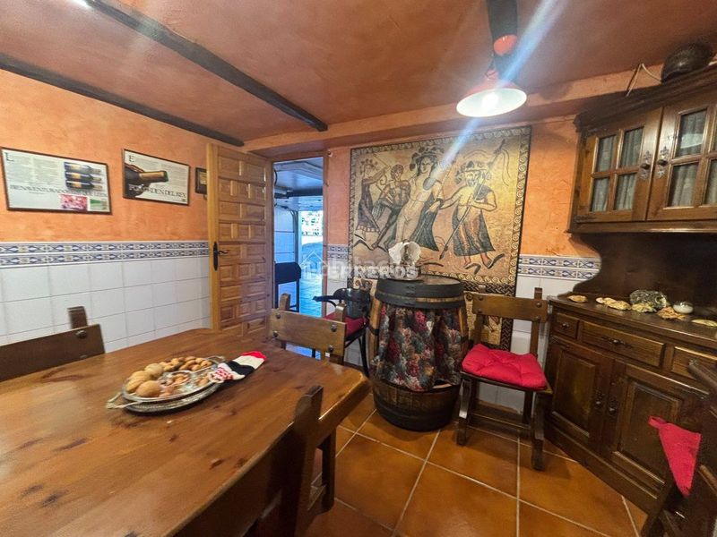 Foto d7c53dd5-8921-4c98-8c0c-38dd863b535c. Casa adossada amb calefacció aparcament piscina a Logroño