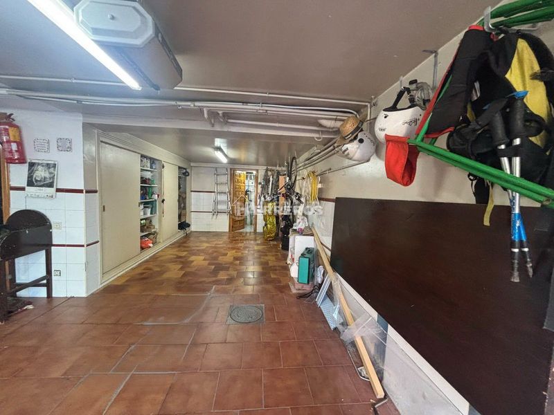 Foto ecf4bccc-ea61-4f5b-9fb8-25379cdf75b5. Casa adossada amb calefacció aparcament piscina a Logroño
