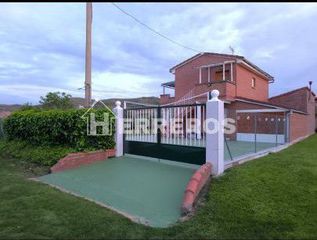 Chalet  Revilla. Chalet en venta en sorzano, 2 dormitorios.