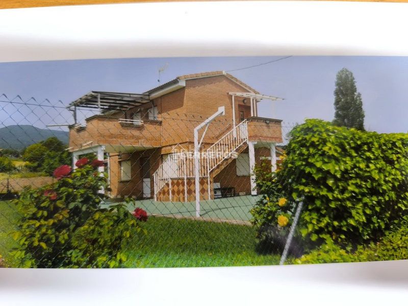 Foto b8070e3d-8237-4479-a154-e5fd262e6f7f. Xalet amb calefacció aparcament a Sorzano