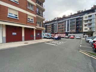 Local Comercial  Iturgaitzaga kalea. Local de 61m2 útiles en iturgaitzaga kalea lazkao. local con muc
