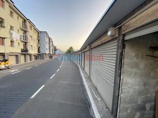 Aparcament cotxe  Cari de la cruz kalea. Garaje en ihurre a un precio excepcional.