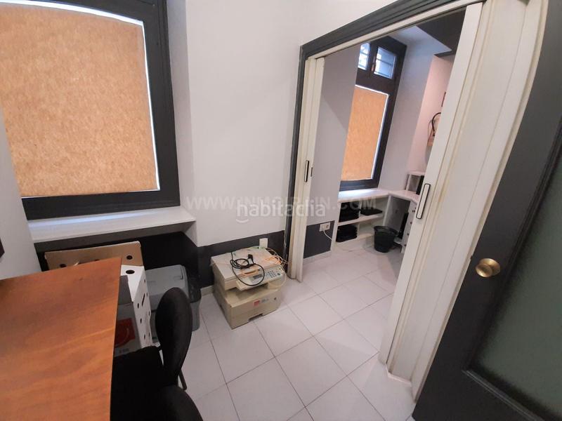 Foto 6ebb19b9-146a-40d8-954f-fd3d3e1f21aa. Lloguer local comercial a Beasain