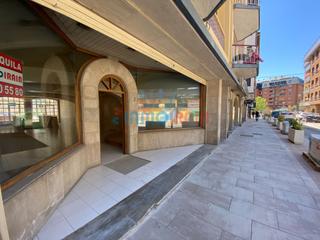 Local commercial  San inazio kalea. Local ubicado en pleno centro de beasain