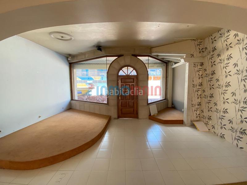 Foto adaea404-72e4-4eef-a9a3-1f70c5ada970. Lloguer local comercial a Beasain