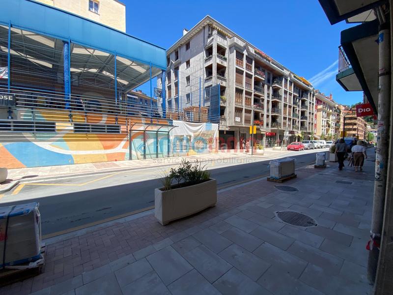 Foto 984b5d17-813a-42c1-b909-3dddbbaf81cc. Location local commercial dans Beasain