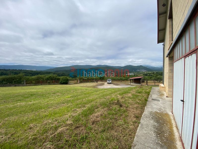 Foto 02cbbe44-e97d-4ab2-a463-2f5617cdbcbc. Industrial building in soroen bidea in Altsasu / Alsasua