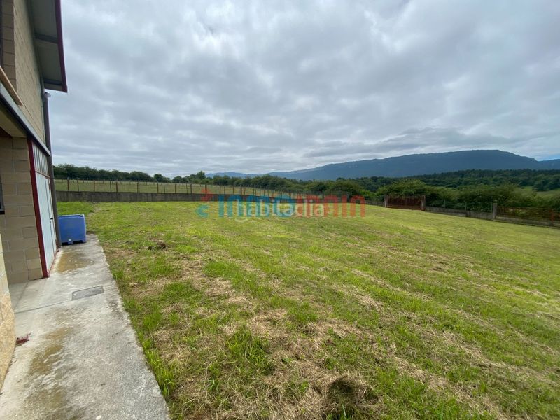 Foto 05996f56-c802-4958-b8b0-42b861047cb2. Industrial building in soroen bidea in Altsasu / Alsasua